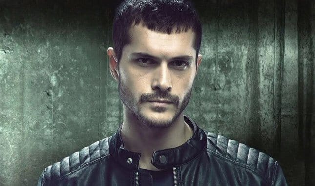 Çarpışma Kerem (Alperen Duymaz) kimdir?