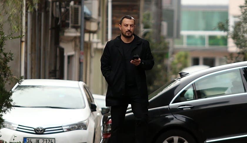 Çarpışma Veli (Onur Saylak) kimdir?