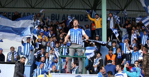 Çarpışma'da Adalı'nın söylediği Sarıyer Marşı