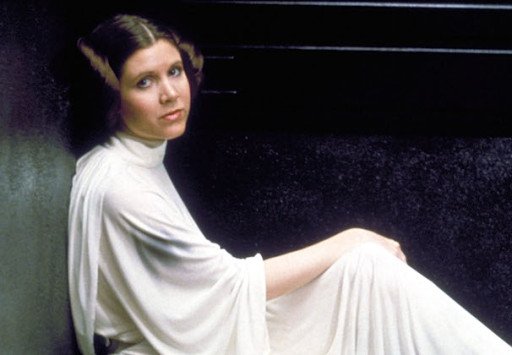 Carrie Fisher hayatını kaybetti!
