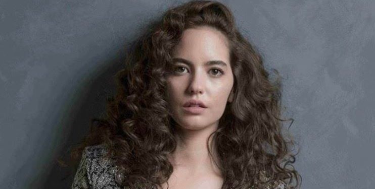 Çatı Katı Aşk Ayşen Yılmaz (Ezgi Şenler) kimdir? Yaşı