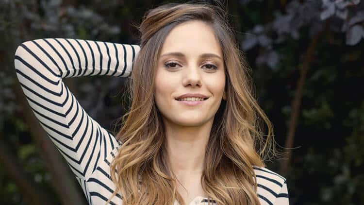 Çatı Katı Aşk Yasemin Çetin (Nilay Deniz) kimdir? Yaşı