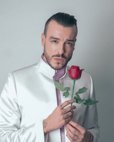 Cem Adrian’ın 'Solmayan Şarkılar 2' albümüne son gün!