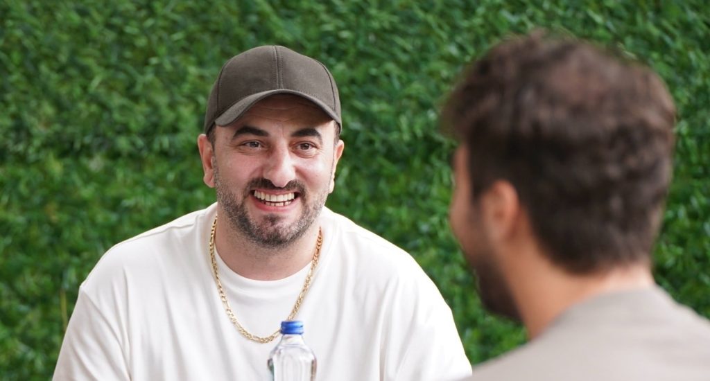 Cem Gelinoğlu yeni dizisi "Beyaz Yaka" ile TRT’nin dijital platformu tabii’de izleyiciyle buluşacak!