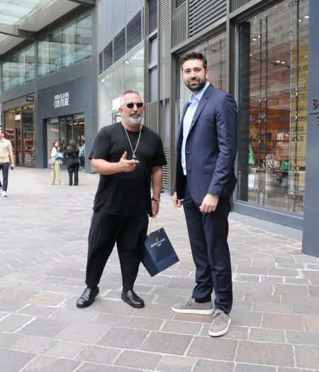 Cem Yılmaz koleksiyonuna yenisini ekledi