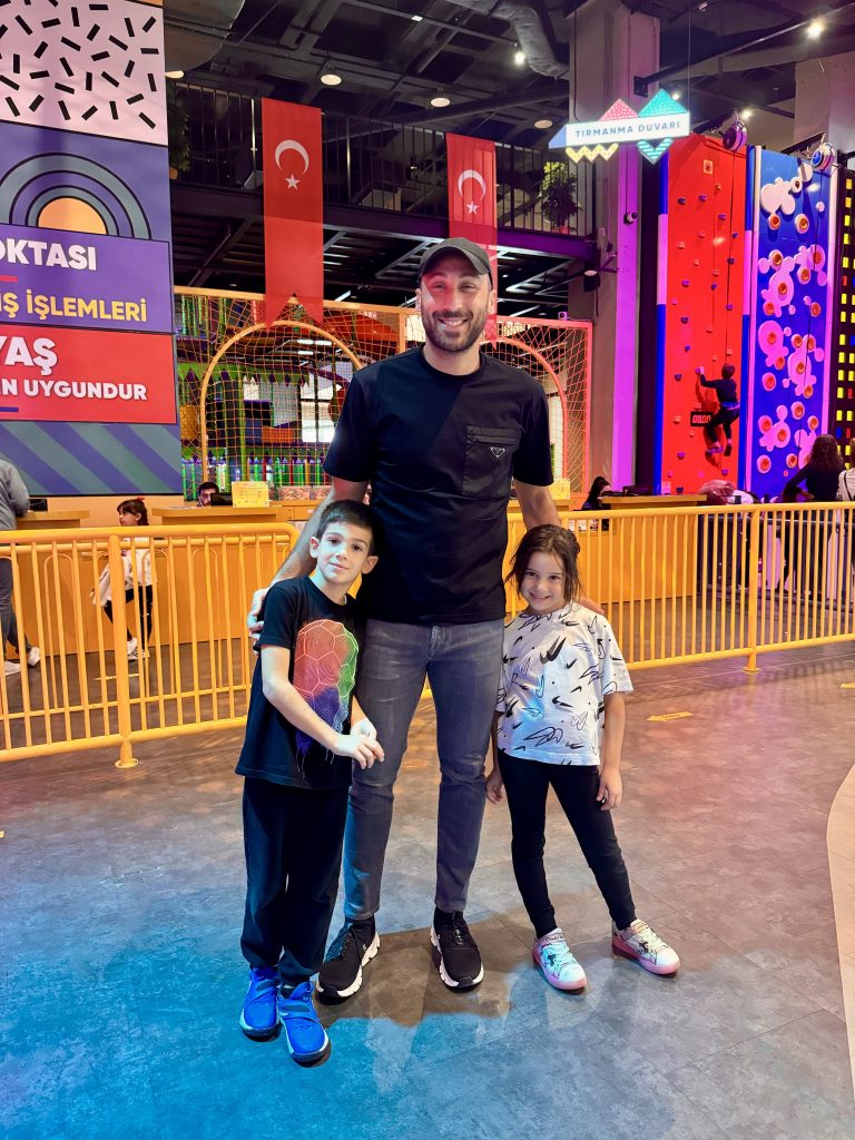 Cenk Tosun'un çocuklarıyla eğlenceli anları!
