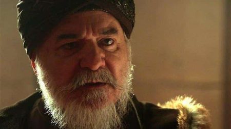 Çetin Tekindor Hay Sultan dizisi ile setlere dönüyor!