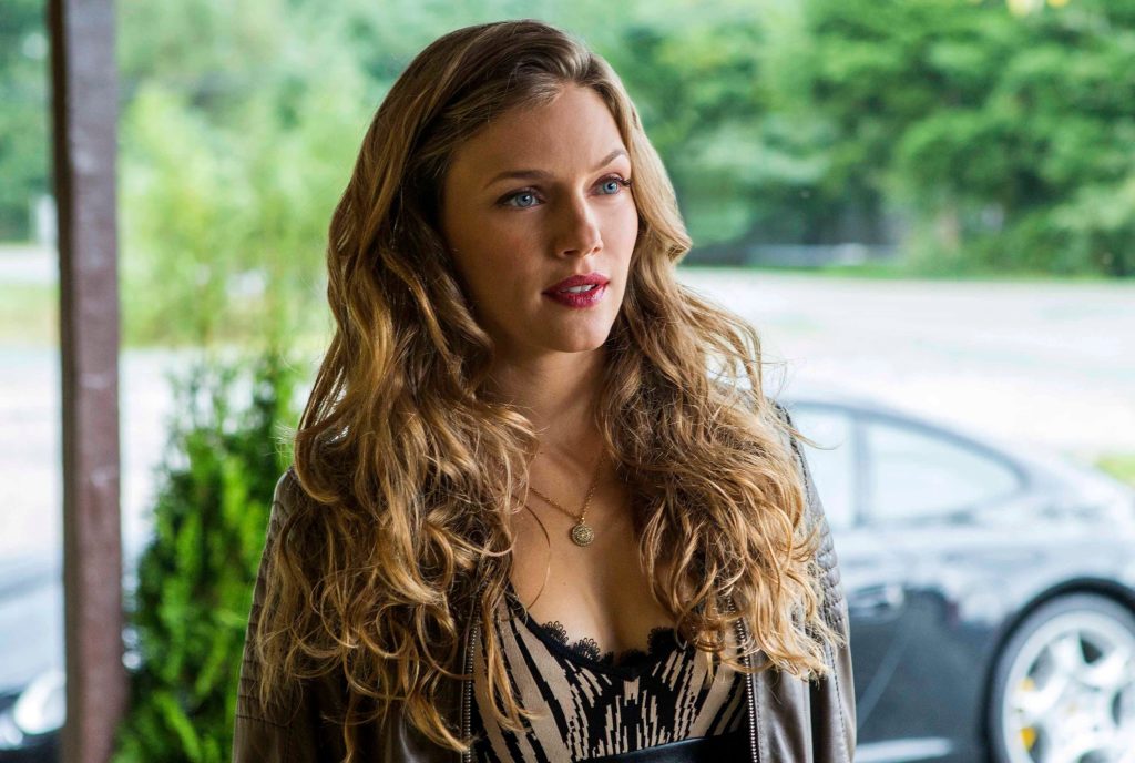 Chicago P.D. 5. sezon ana oyuncu kadrosuna Tracy Spiridakos da girdi!