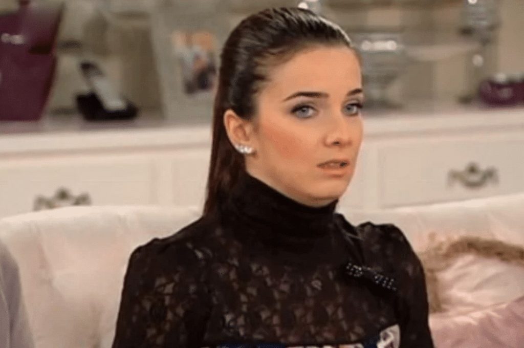 Çocuklar Duymasın’ın Duygu’su Hayal Garip’ten şiddet itirafı! Çocuklar Duymasın'ın Duygu'su Hayal Garip'ten şiddet itirafı!