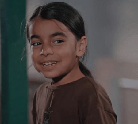 Çocukluk Zeynep (Derin Su Akkuş) kimdir? Yaşı