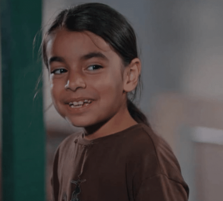 Çocukluk Zeynep (Derin Su Akkuş) kimdir? Yaşı