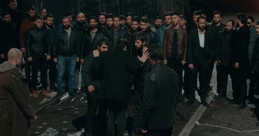 Çukur yeni bölümde neler olacak? Koçovalı kardeşler birbirine giriyor! Çukur yeni bölümde neler olacak? Koçovalı kardeşler birbirine giriyor!