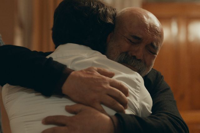 Çukur'da beklenen kavuşma gerçekleşiyor! İdris ve Cumali'den yürek burkan kucaklaşma..