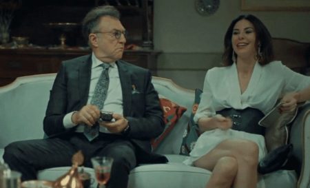 Defne Samyeli İstanbullu Gelin dizisine bir kez daha konuk oluyor!