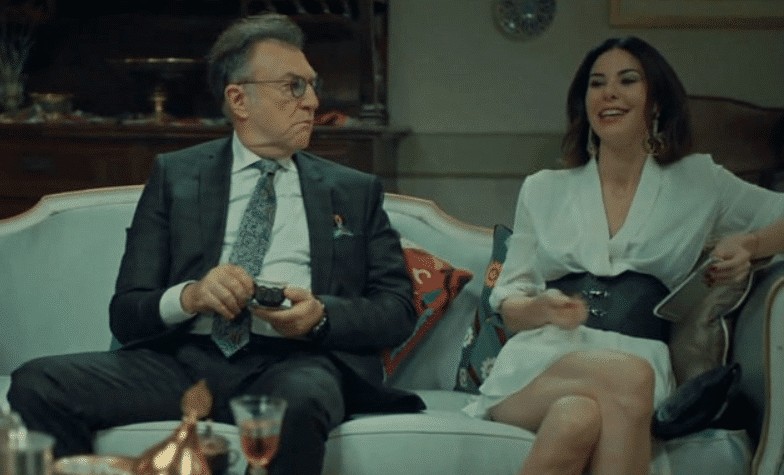 Defne Samyeli İstanbullu Gelin dizisine bir kez daha konuk oluyor! Defne Samyeli İstanbullu Gelin dizisine bir kez daha konuk oluyor!
