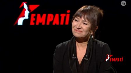 Demet Akbağ: "Babamla hep mesafeli görüştük!"
