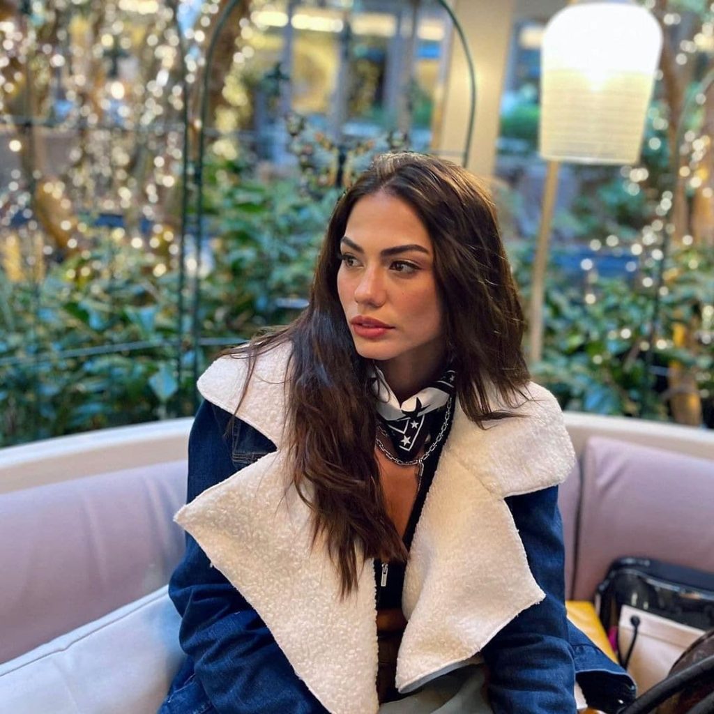 Demet Özdemir yardım çağrısında bulundu: "Hiçbir felaket yaşanmamış gibi davranamazsınız!"