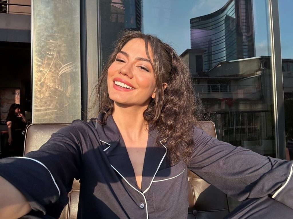 Demet Özdemir yeni sevgilisiyle görüntülendi!