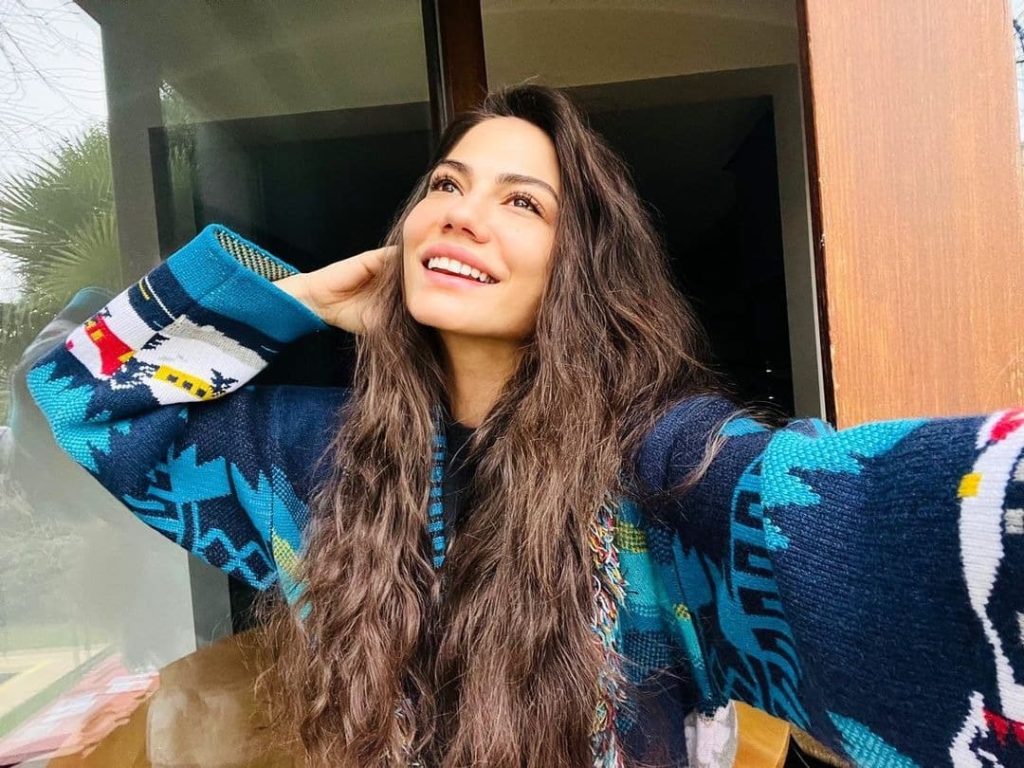 Demet Özdemir'e anlamlı doğum günü hediyesi!