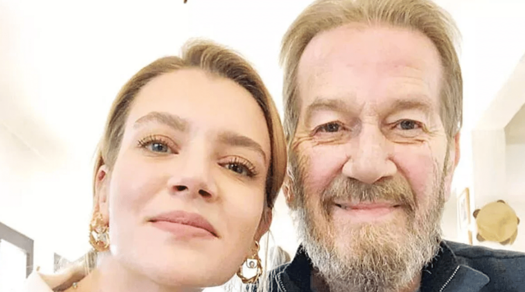 Derya Şensoy babasının doğum gününü kutladı