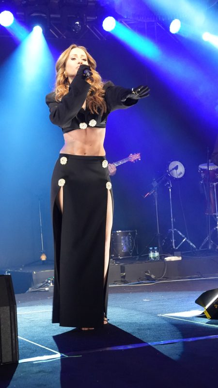 Derya Uluğ evleniyor