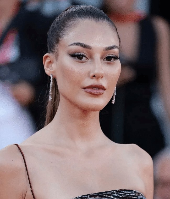 Dilan Çiçek Deniz aşk dedikodularına ne dedi? Dilan Çiçek Deniz aşk dedikodularına ne dedi?