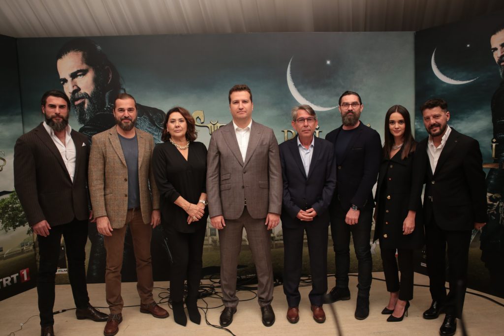Diriliş Ertuğrul dizisi yine zirvedeki yerini aldı!