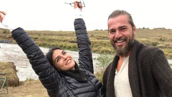 Diriliş Ertuğrul'un Ertuğrul'u Engin Altan Düzyatan'dan eşine büyük jest!