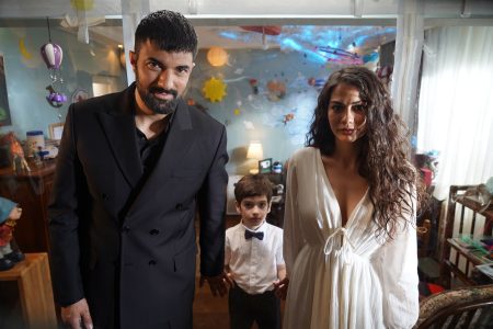 Tahir ve Farah nikah macerasıyla yakınlaşır!