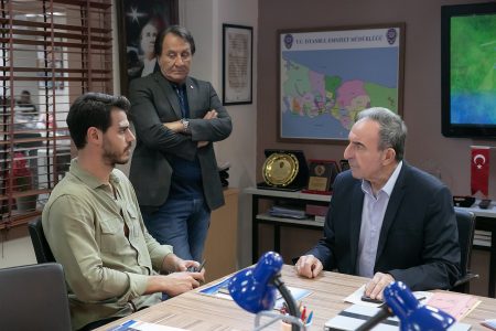 Rıza Baba ailesine ve görevine tekrar kavuşur!