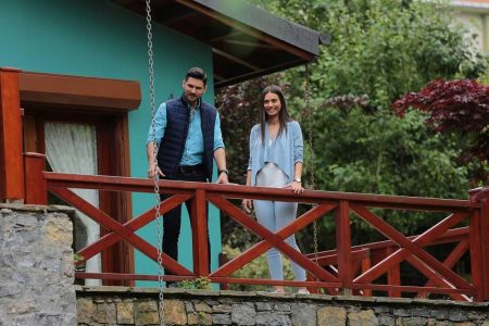 Nur ve Yiğit aşklarını yaşamaya devam eder