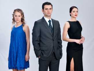 Feride Oktay'a ayrılmak istediğini söyleyemiyor