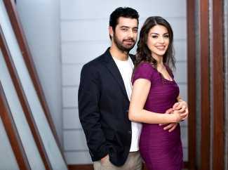 Oktay Feride'ye evlenme teklifi ediyor