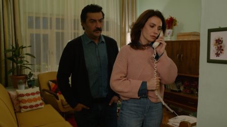 Mahur geçmişinin sırlarının peşinde!