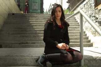 Emine herkesi birbirine düşürür!
