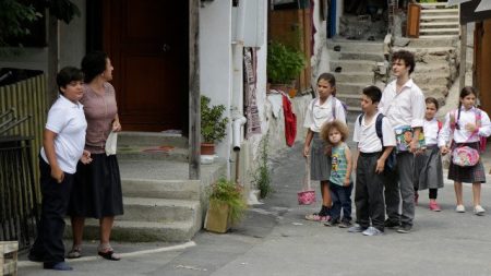 Bizim Hikaye 1.Bölüm Özeti