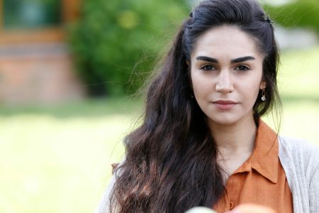 Seyit aşkını kalbine gömüyor