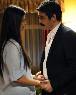 Nadir ve Elif doludizgin  bir aşkın içinde!
