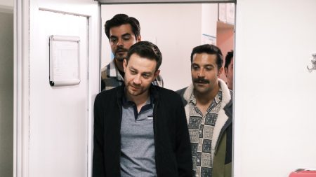 Amcaoğulları Elif'in hastalığını öğrenir!