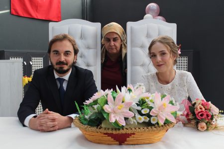 Yaşar ile Meryem’in düğün zamanı gelmiştir!