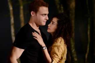 Kerem ve Zeynep Yakınlaşıyor !