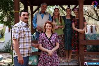 Köye gelen gizemli kadın ve çocuğu ortalığı karıştırır!