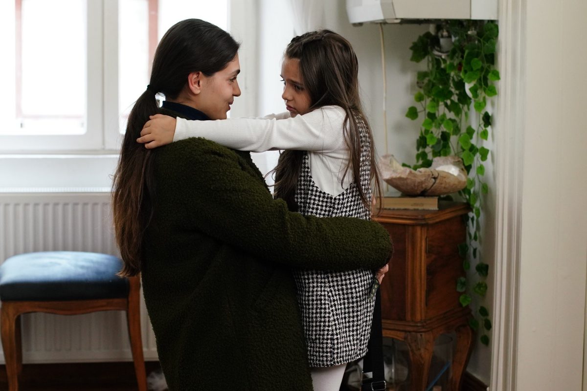 Rüzgar ve Yonca aralarındaki aşka teslim olur!