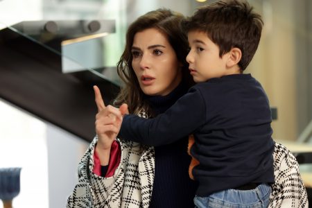 Neslihan çocuklarıyla olabilmek için bir yol bulur!
