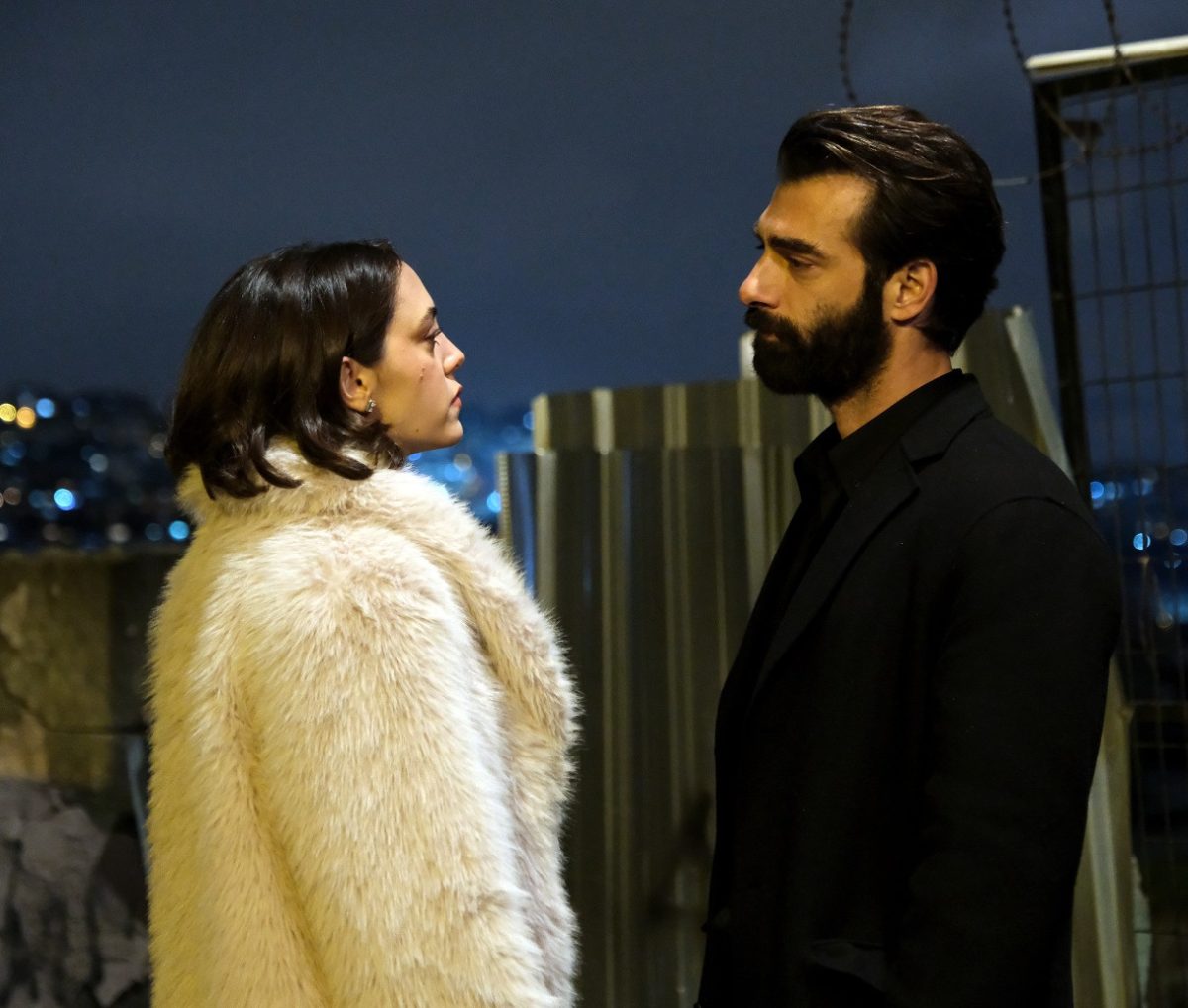 Kara final bölümüyle Perşembe Show TV'de!