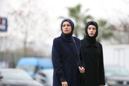 Meryem kızını kurtarmak peşindedir!
