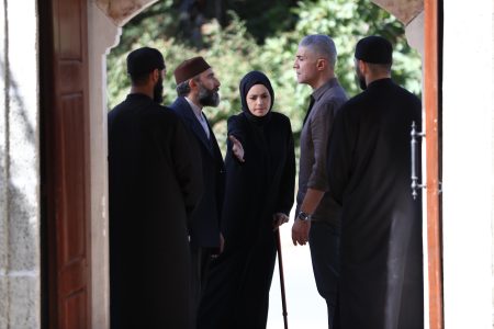 Mira kabullenmekte zorlandığı Meryem’in karşısına acımasız bir teklifle çıkar!