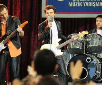 Mete ve grubunu yarışma heyecanı sarıyor