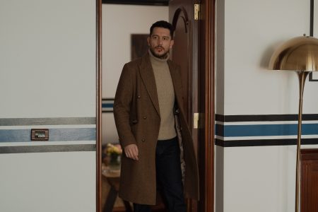 Mete tanıdık bir yabancıyla yüz yüze gelir!