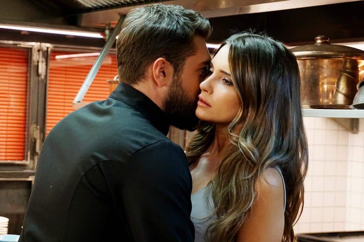 Pelin'in duyguları karma karışık